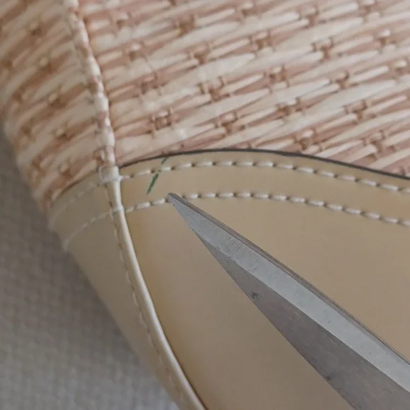 Etienne Aigner Spacious Woven Zippered Bag - Picture 16 of 16